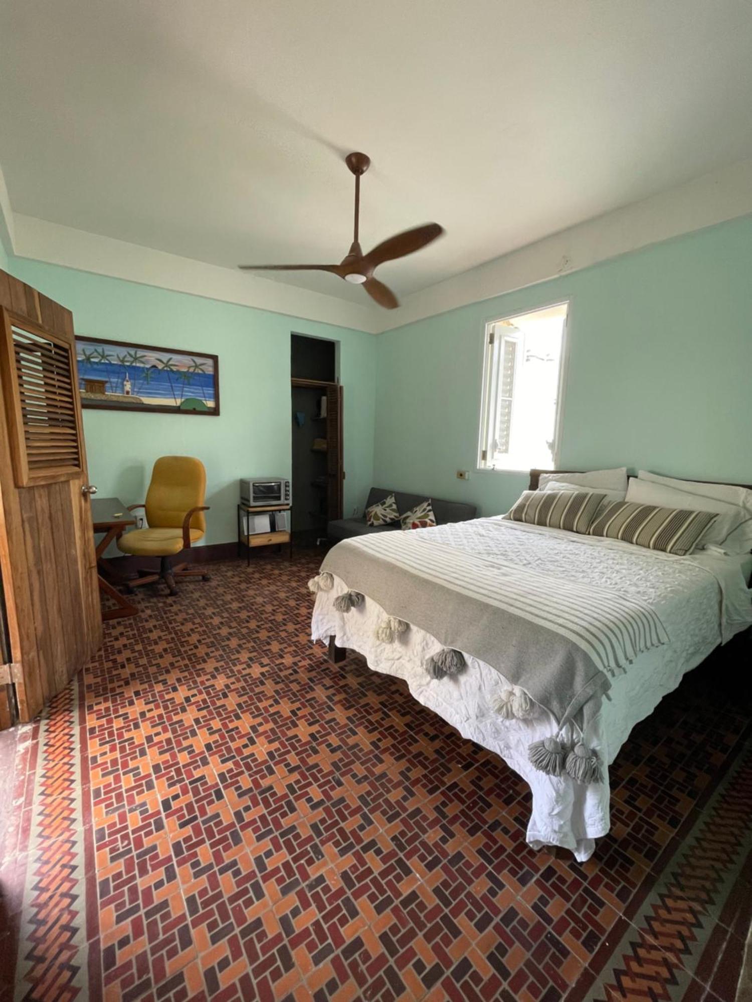 Fresh Tropical Colonial Style Walk-Up- Rooftop Terrace- Beach View San Juan Extérieur photo